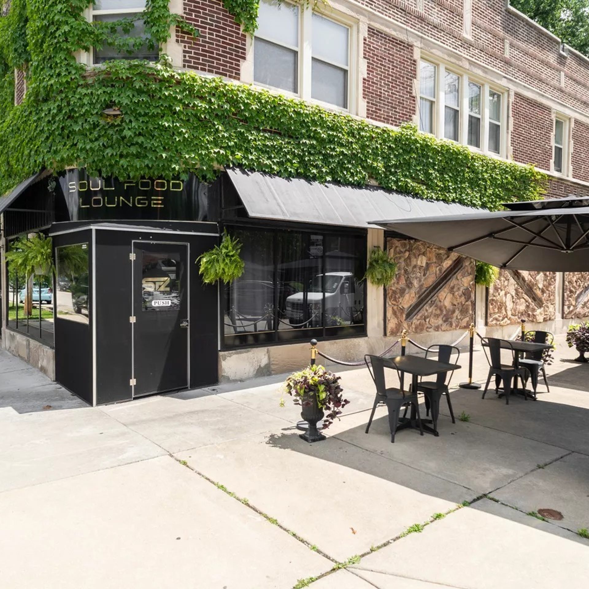 Welcome To The SoulFood Lounge – Southside
